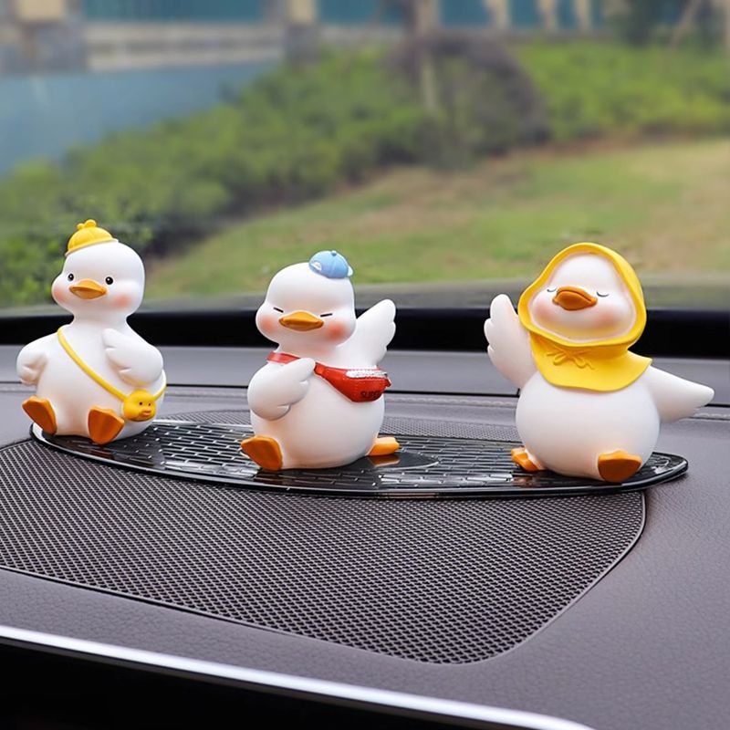 Cute Duck Car Dashboard Ornaments – Creative Resin Figurine Set for Car Interior Decoration